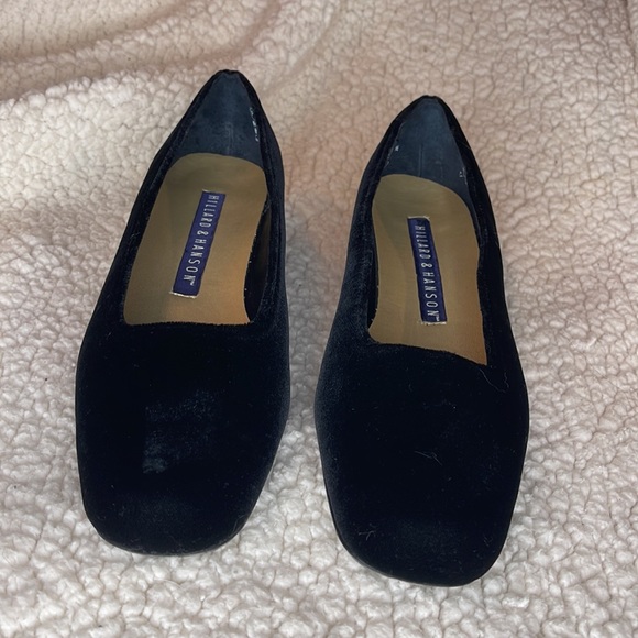 Hillary & Hanson Holly Velvet pump size 8.5 NWOT - Picture 3 of 12
